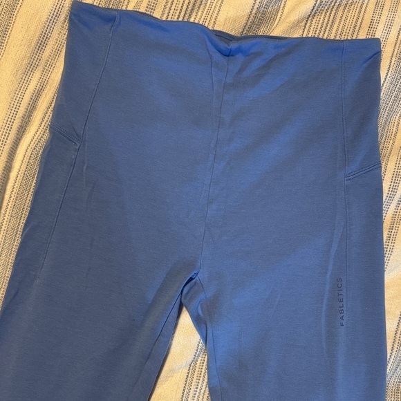 Blue Seamless Active Leggings and Matching Sports Bra Set - Picture 4 of 5